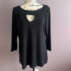 Black Keyhole Top Medium New York & Co. EUC